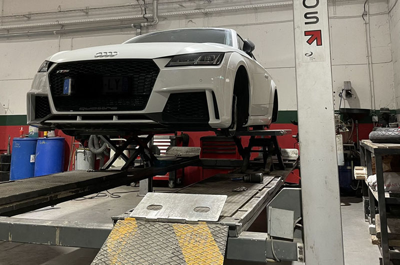 Carrosserie Saint-Germain-lès-Arpajon Comment entretenir mon nouveau pare-brise pour qu'il dure longtemps ? Saint-Germain-lès-Arpajon<br>Les règles à suivre pour assurer la durabilité d’un pare-brise, Saint-Germain-lès-Arpajon<br>Entretien de pare-brise, Saint-Germain-lès-Arpajon
